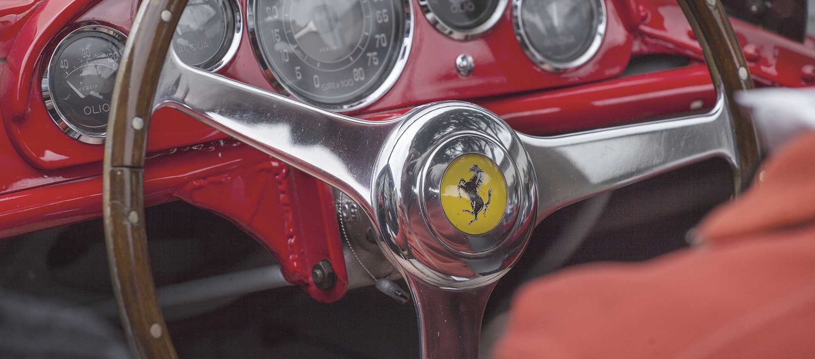 Before display calibration software - uncalibrated monitor